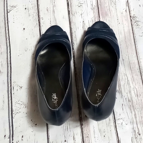 East 5th shoes heel 2 1/2" heel size 7m blue open toe - Picture 6 of 7